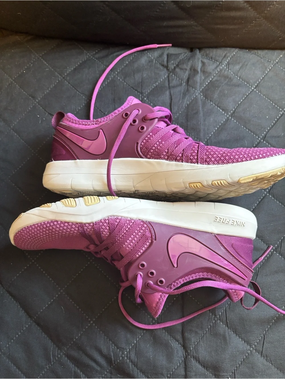 Nike Women's Size 8 Athletic Running Shoes in Magenta